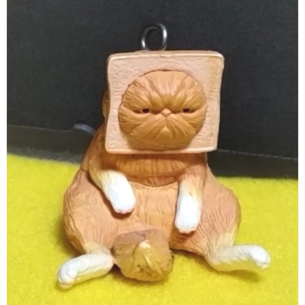 Bandai Toast Mini Cat Figure #2354781